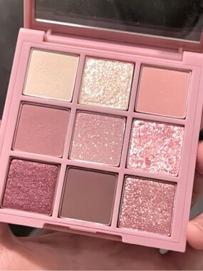 Kohl's Pink 9-Color Eyeshadow Palette